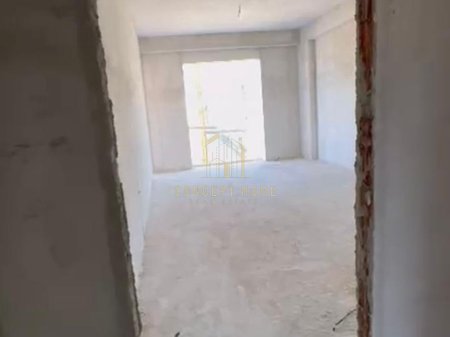 Apartment 2+1 for sale in Paskuqan.