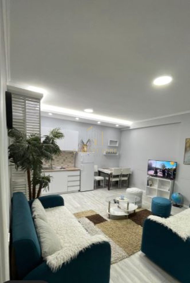 Jepet me qera Apartament 1+1 tek Komuna e Parisit(Kika 1)