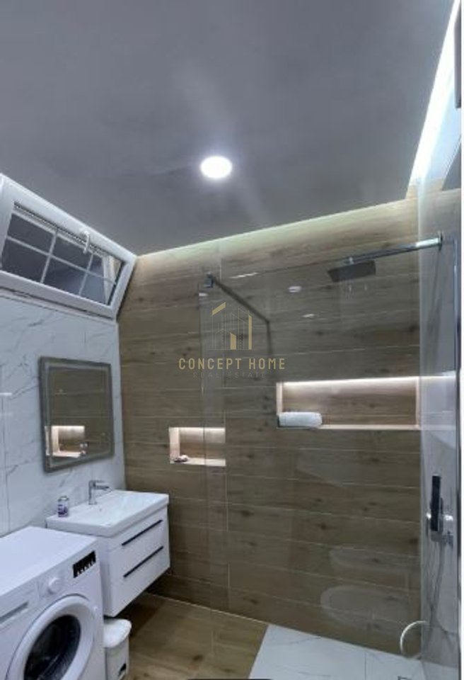 Jepet me qera Apartament 1+1 tek Komuna e Parisit(Kika 1)