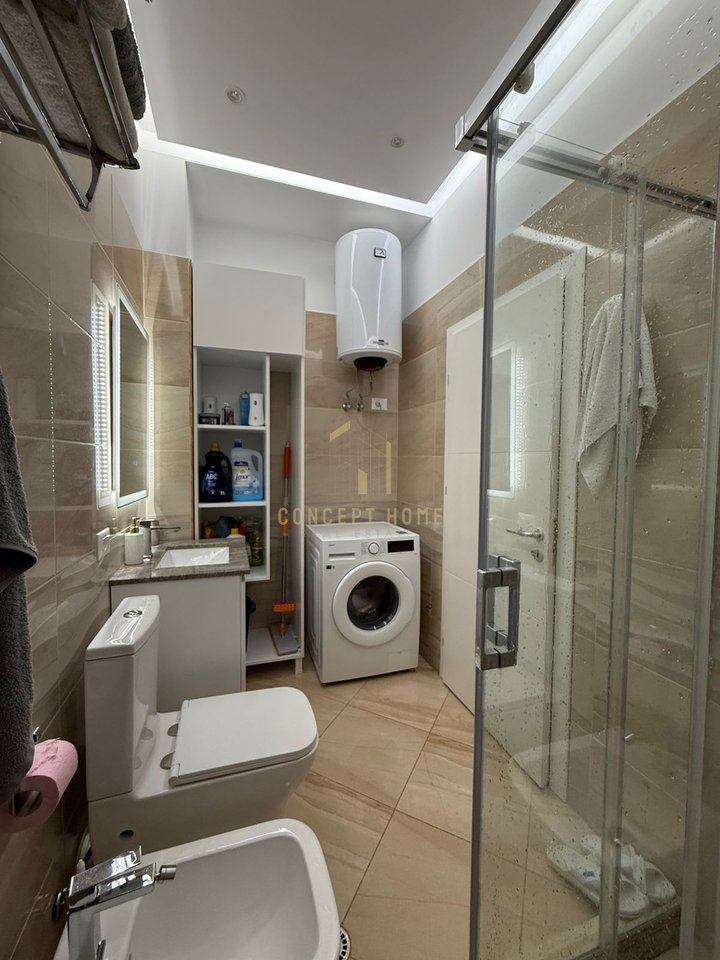 APARTAMENT (PENTHOUSE) NE SHITJE NE FRESK 2+1+2 (1 DHOME E DETIKUAR PER PALESTER)