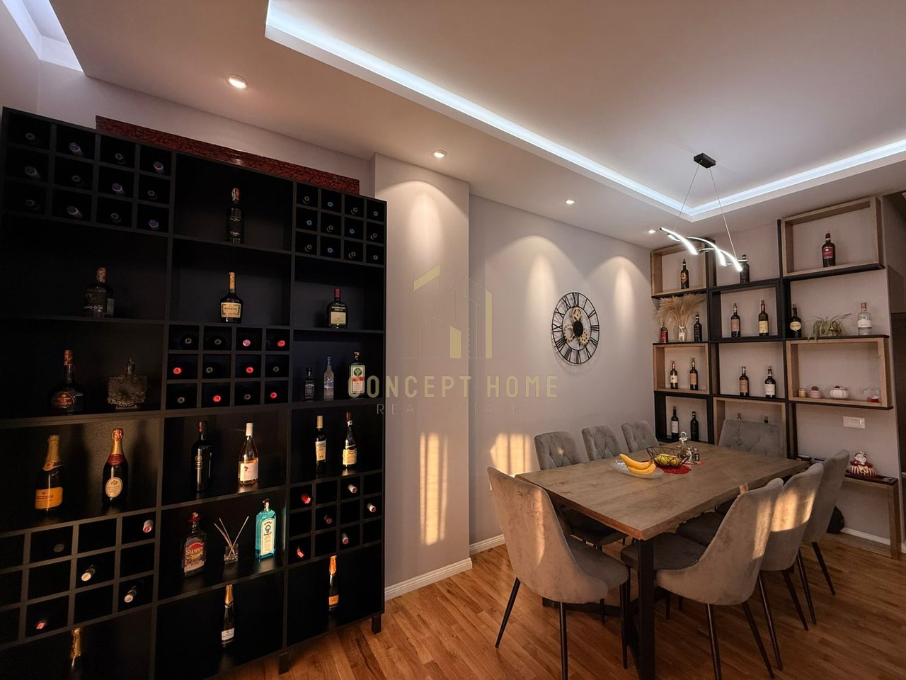 APARTAMENT (PENTHOUSE) NE SHITJE NE FRESK 2+1+2 (1 DHOME E DETIKUAR PER PALESTER)
