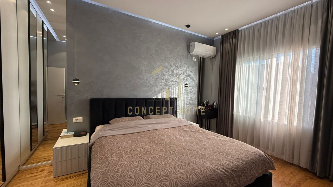APARTAMENT (PENTHOUSE) NE SHITJE NE FRESK 2+1+2 (1 DHOME E DETIKUAR PER PALESTER)