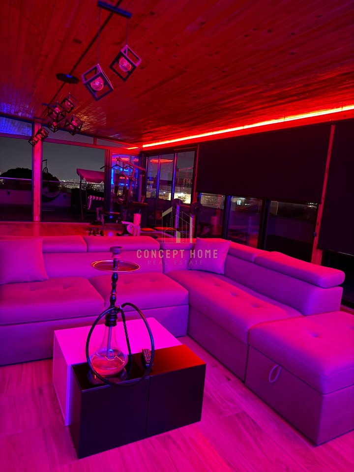 APARTAMENT (PENTHOUSE) NE SHITJE NE FRESK 2+1+2 (1 DHOME E DETIKUAR PER PALESTER)