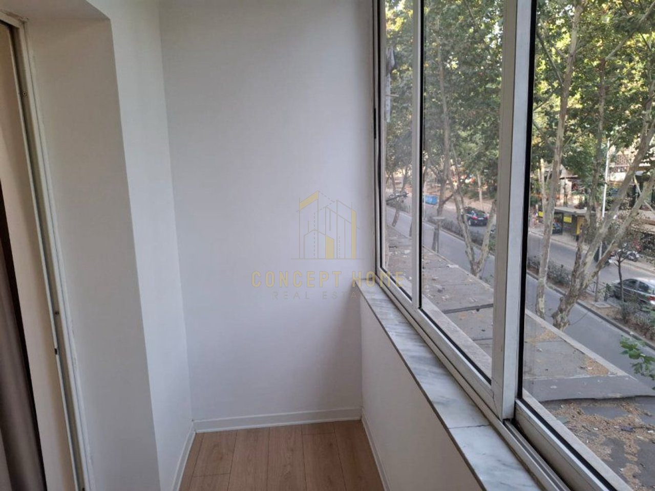 Jepet apartament me qera 1+1 Prane Stacionit te Trenit