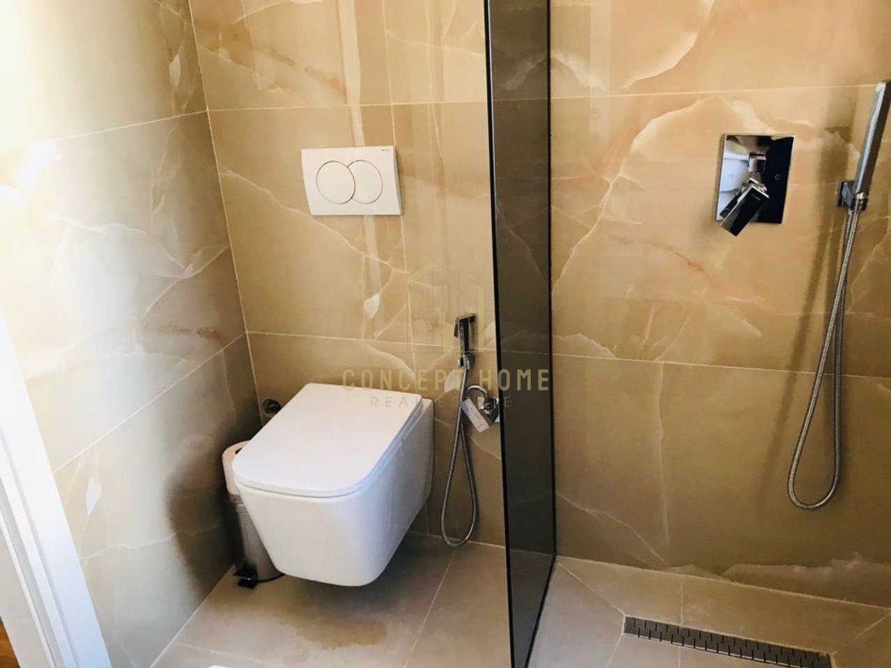 Jepet apartament me qera 1+1 tek Rruga Mine Peza