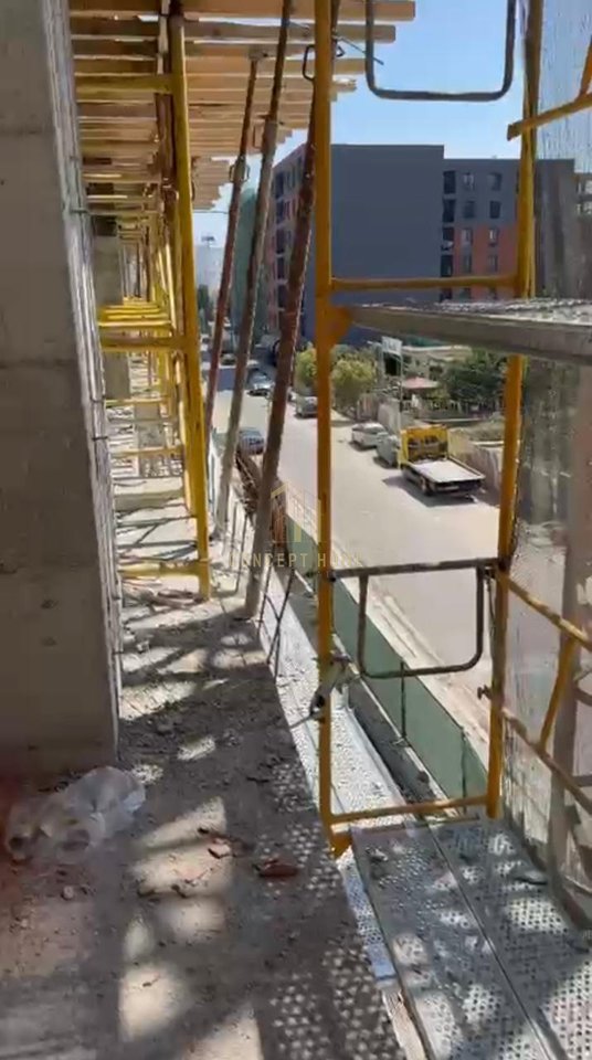 Shitet apartament 2+1 ne Paskuqan.