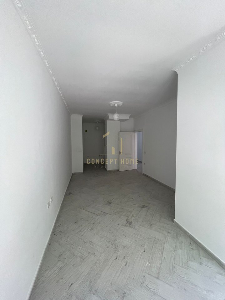 Spazio ufficio in affitto ad Astir