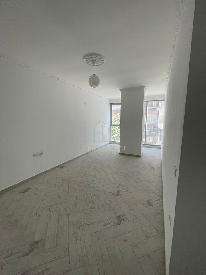 Spazio ufficio in affitto ad Astir
