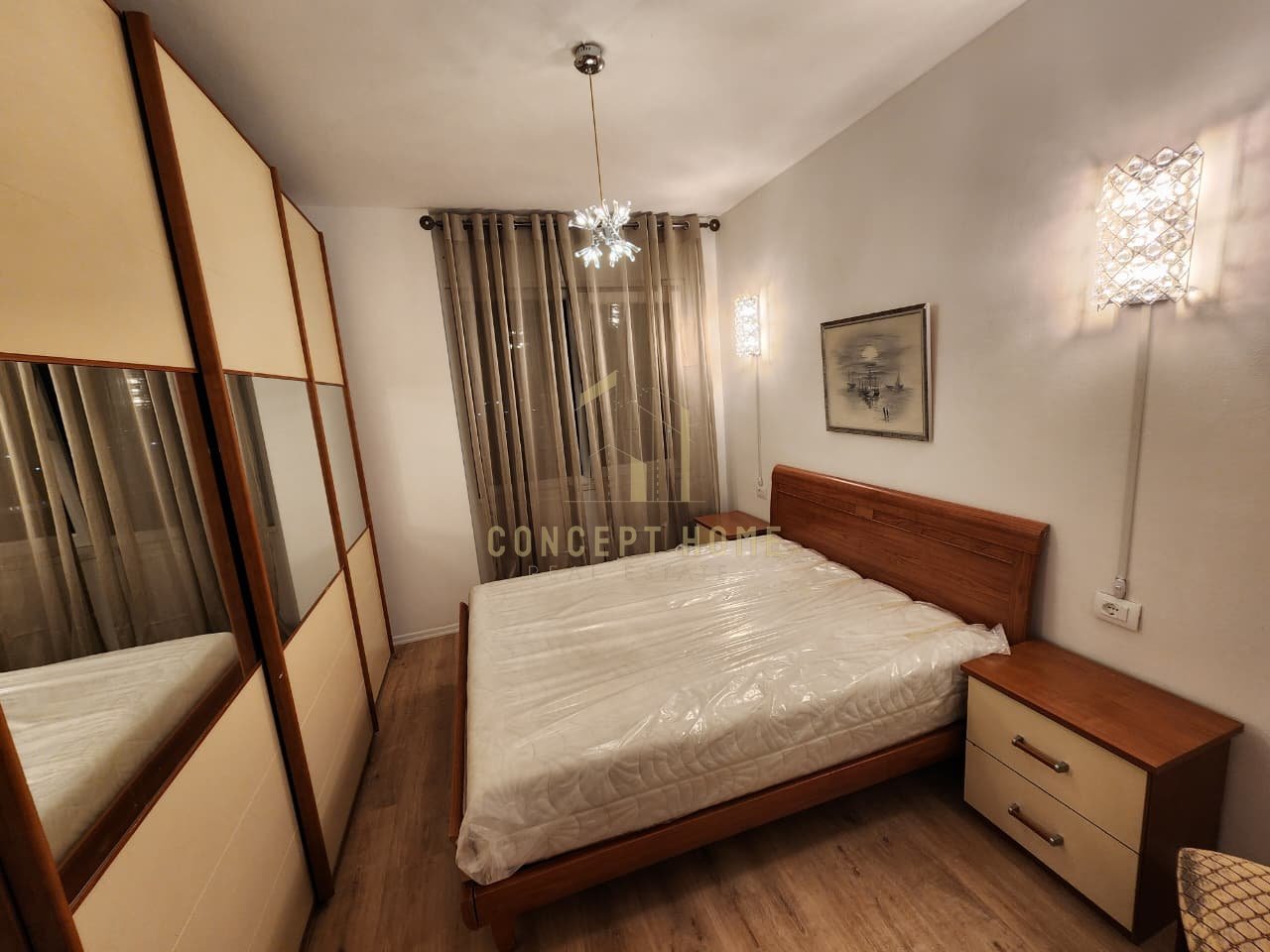 Jepet me qera apartament 2+1 tek Univers City