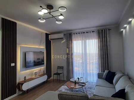 Apartment 2+1 for sale in Kamez