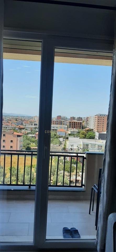 Apartment 2+1 for sale in Kamez