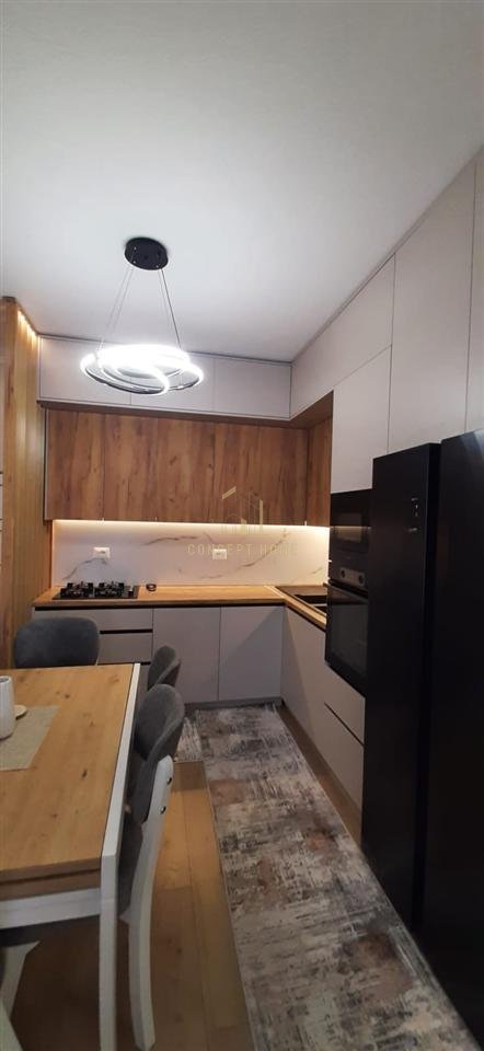 Apartment 2+1 for sale in Kamez
