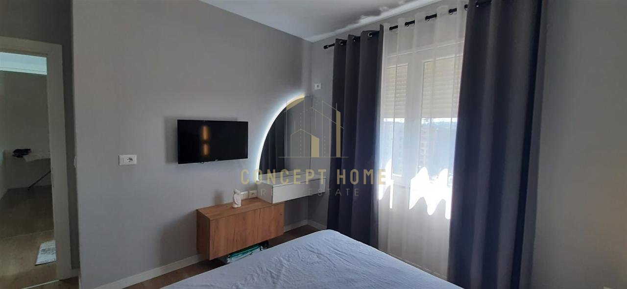 Apartment 2+1 for sale in Kamez