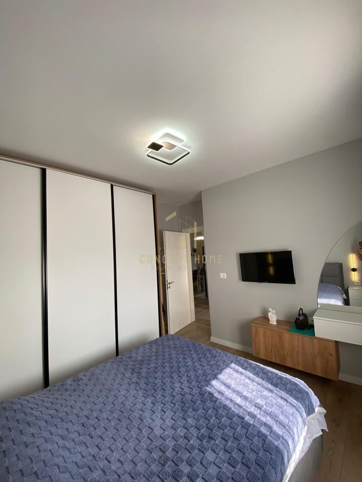 Shitet apartament 2+1 ne Kamez
