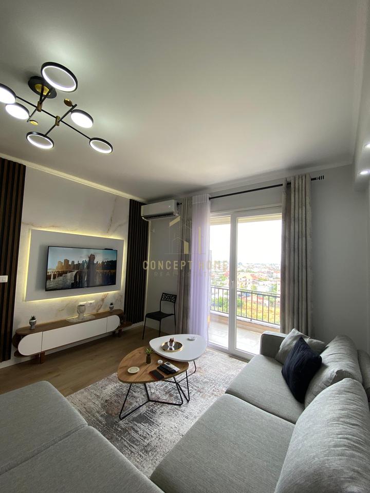 Shitet apartament 2+1 ne Kamez