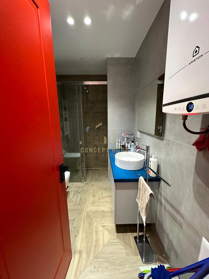 Super Apartament modern 2+1 Me Qira tek Komuna e Parisit, Tiranë - 700€ | 70 m²