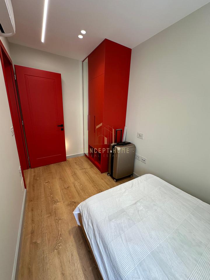 Super Apartament modern 2+1 Me Qira tek Komuna e Parisit, Tiranë - 700€ | 70 m²