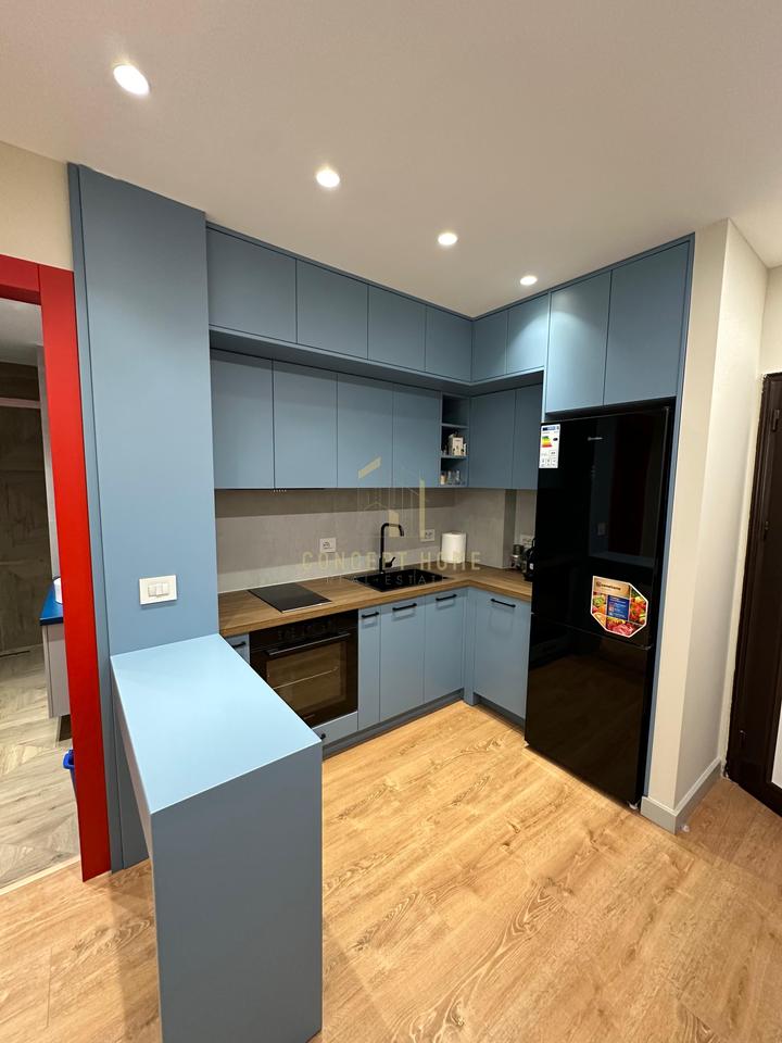 Super Apartament modern 2+1 Me Qira tek Komuna e Parisit, Tiranë - 700€ | 70 m²