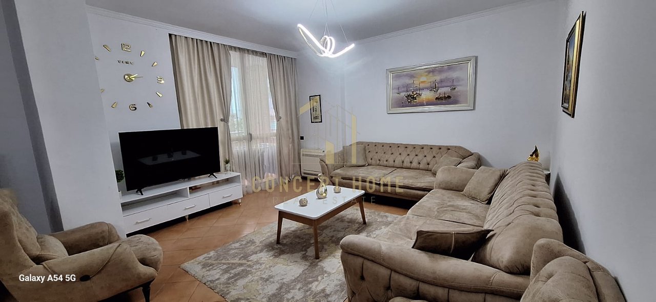 ? Apartament në shitje – Komuna e Parisit