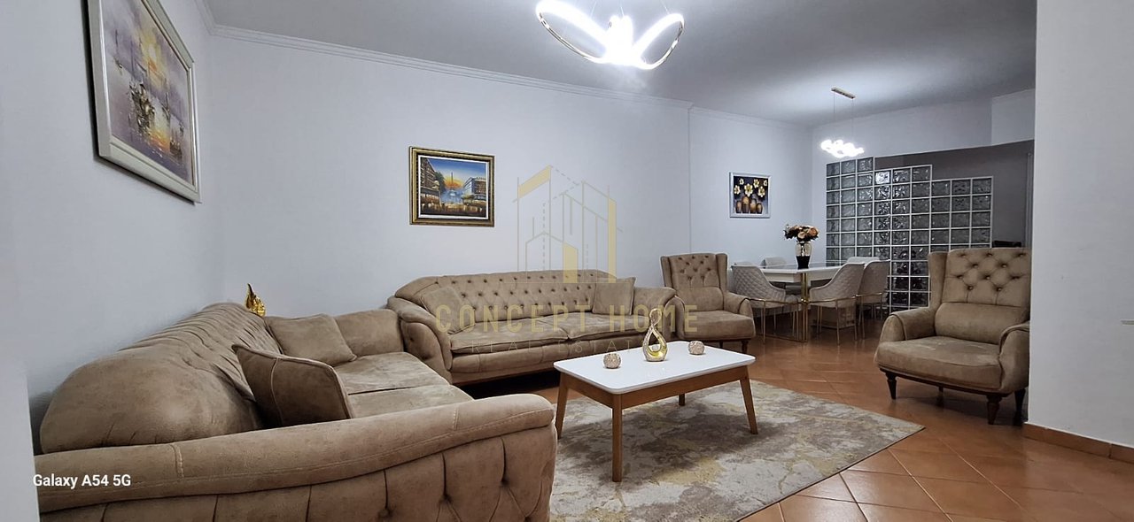 ? Apartament në shitje – Komuna e Parisit