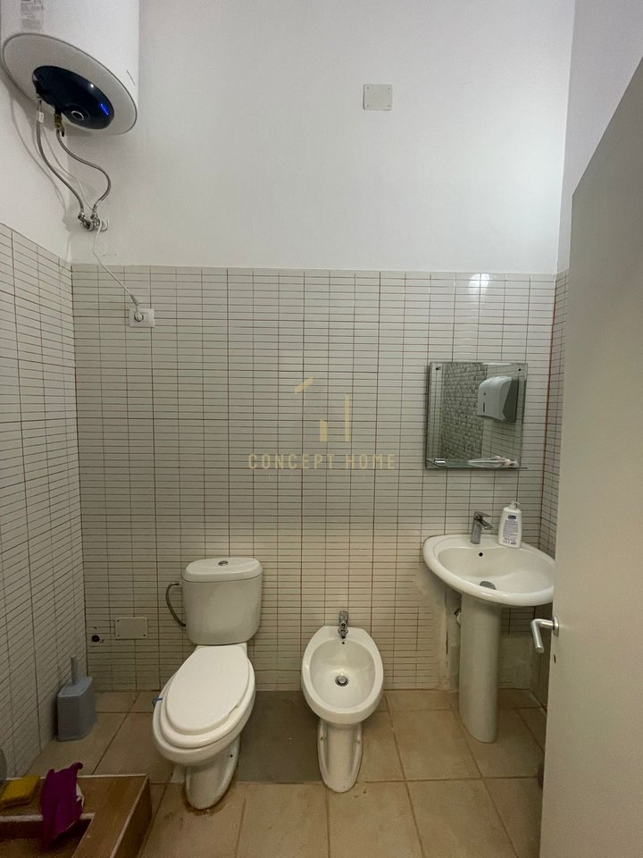 Jepet me qera 3+1+2 tek Komuna e Parisit