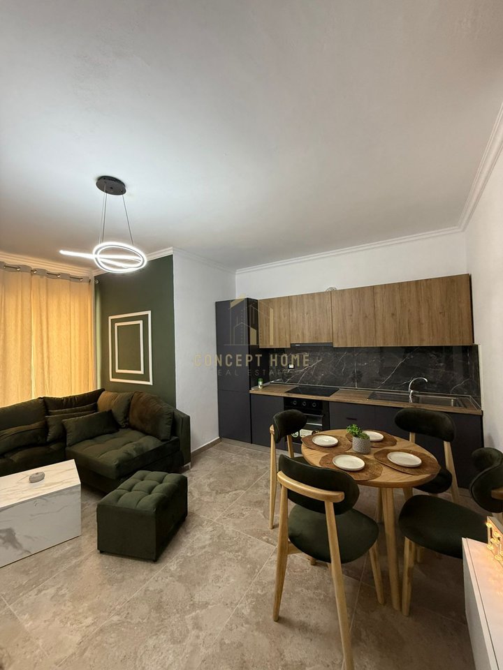 Shitet Apartament 1+1+ depo +parkimi te Shkembi kavajes