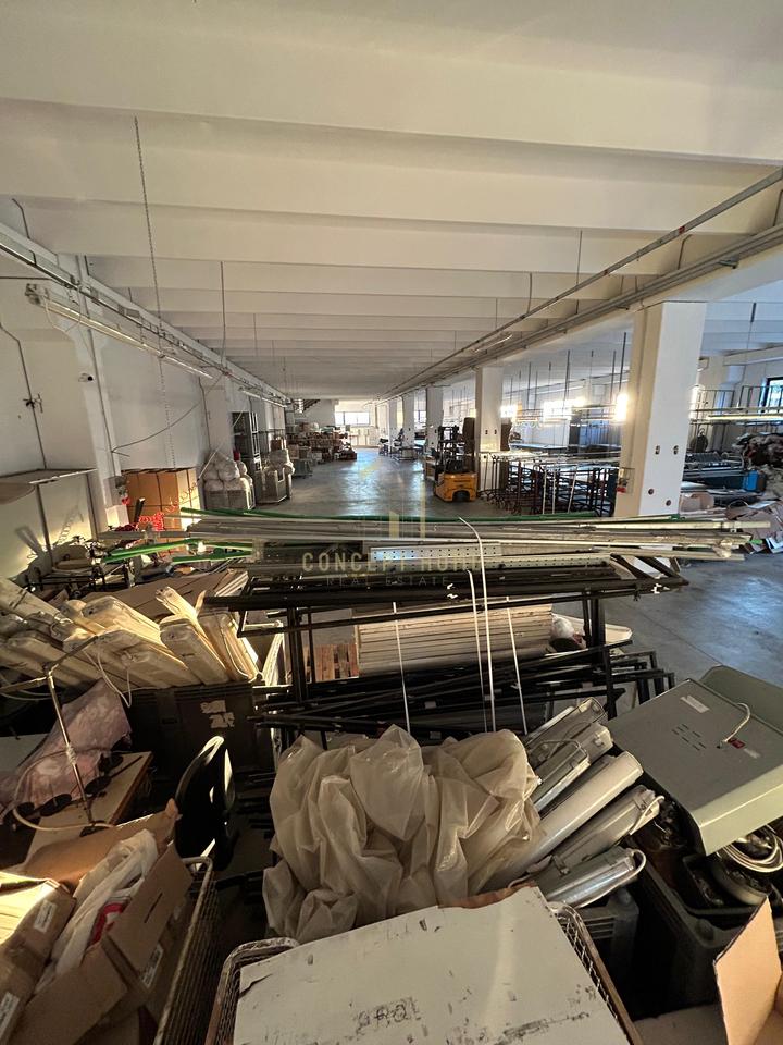 A 3-story warehouse for rent in Kamez
