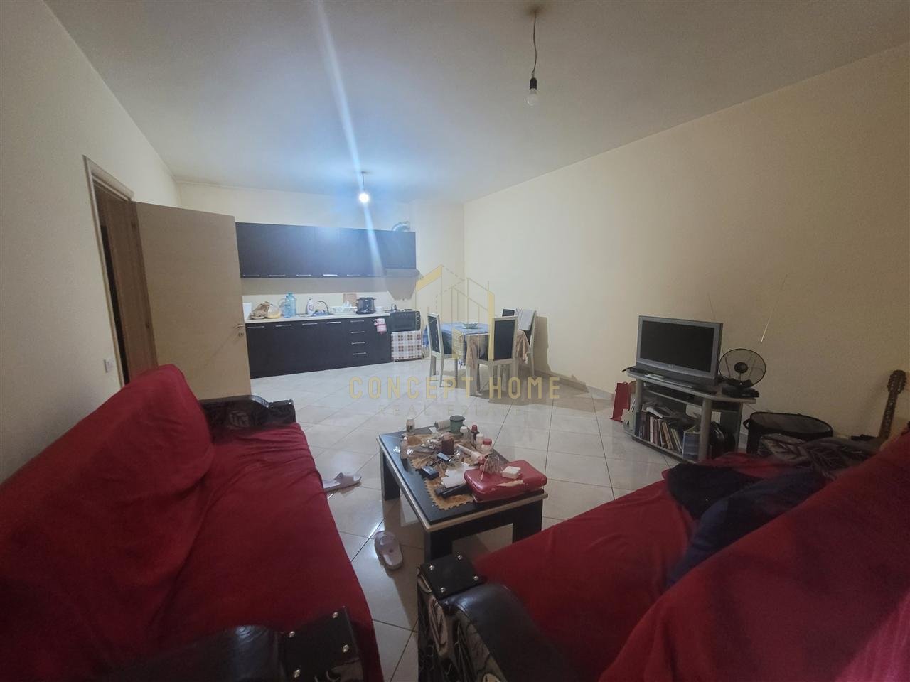 Shitet apartament 2+1+2 ne Astir