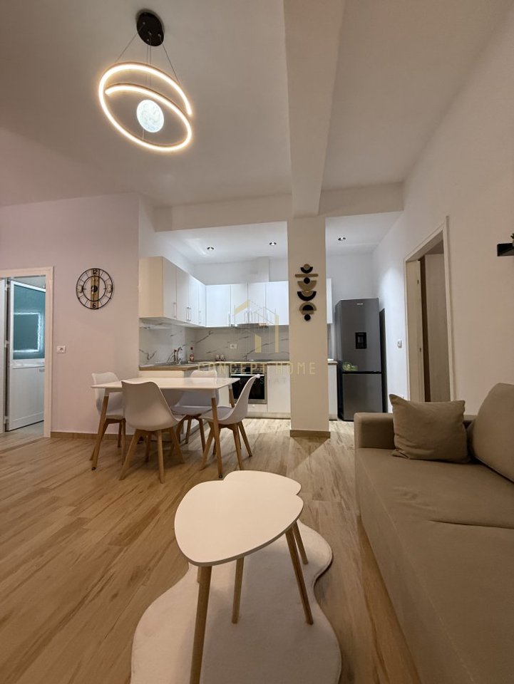 Affittasi 1+1 di una villa privata a Yzberisht.