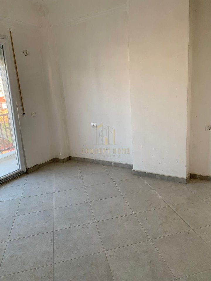Apartment 2+1 for sale in Xhamlliku