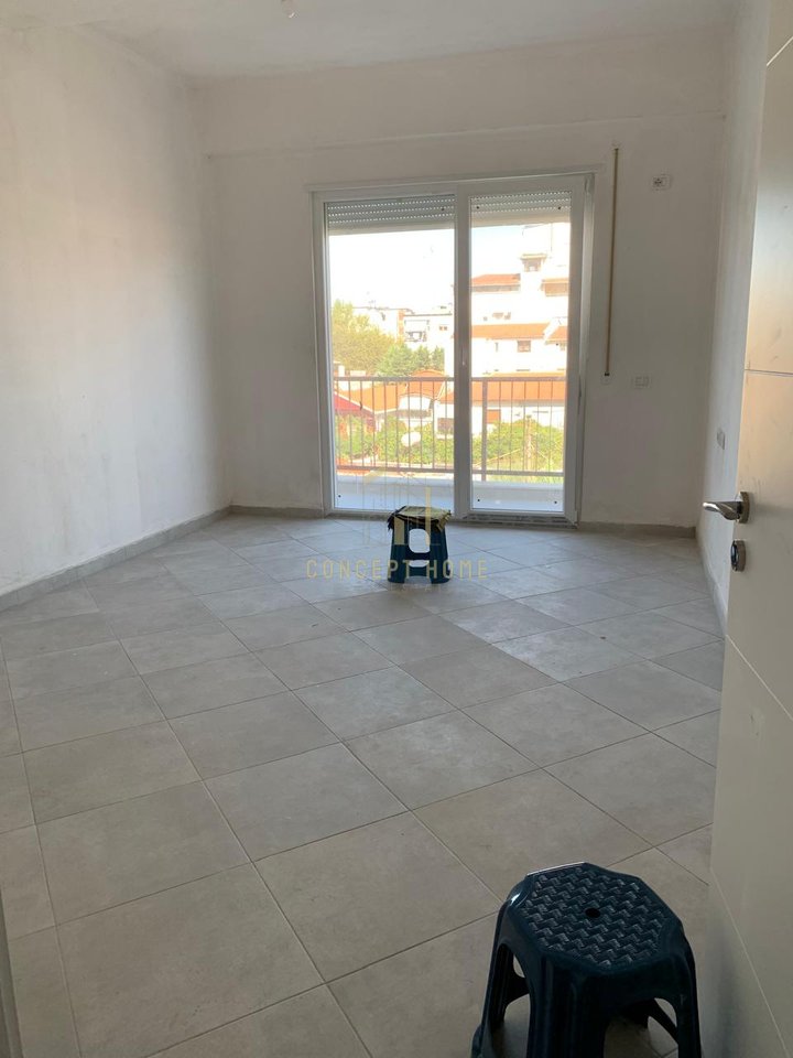 Apartment 2+1 for sale in Xhamlliku