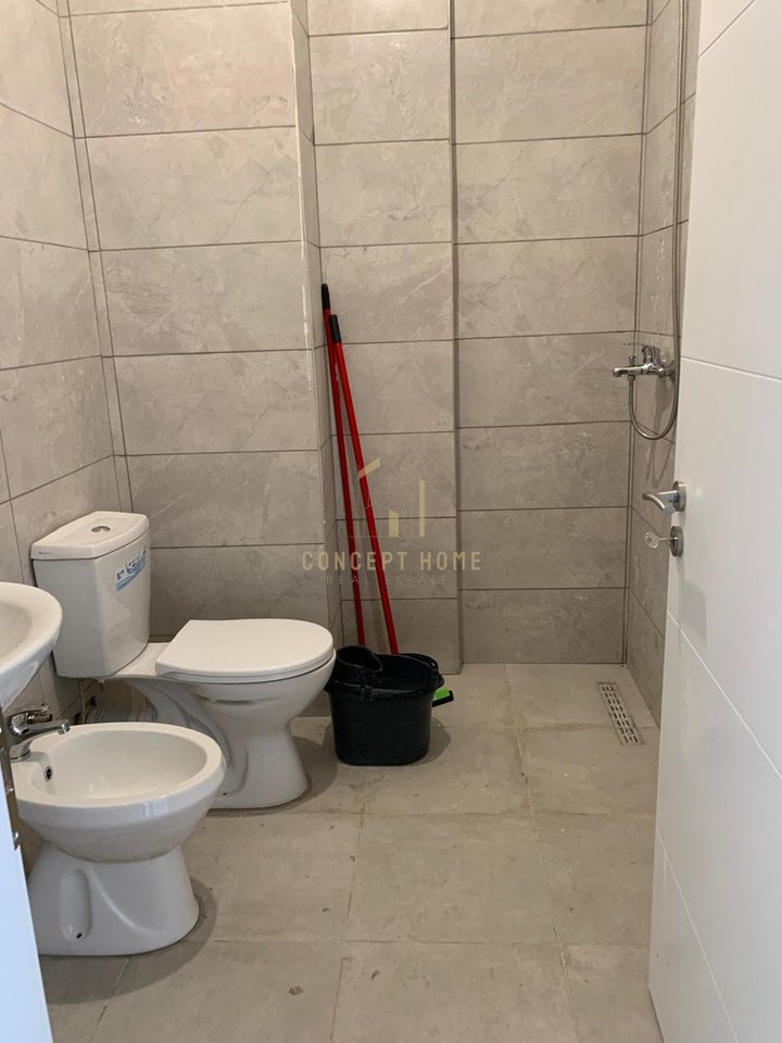 Apartment 2+1 for sale in Xhamlliku