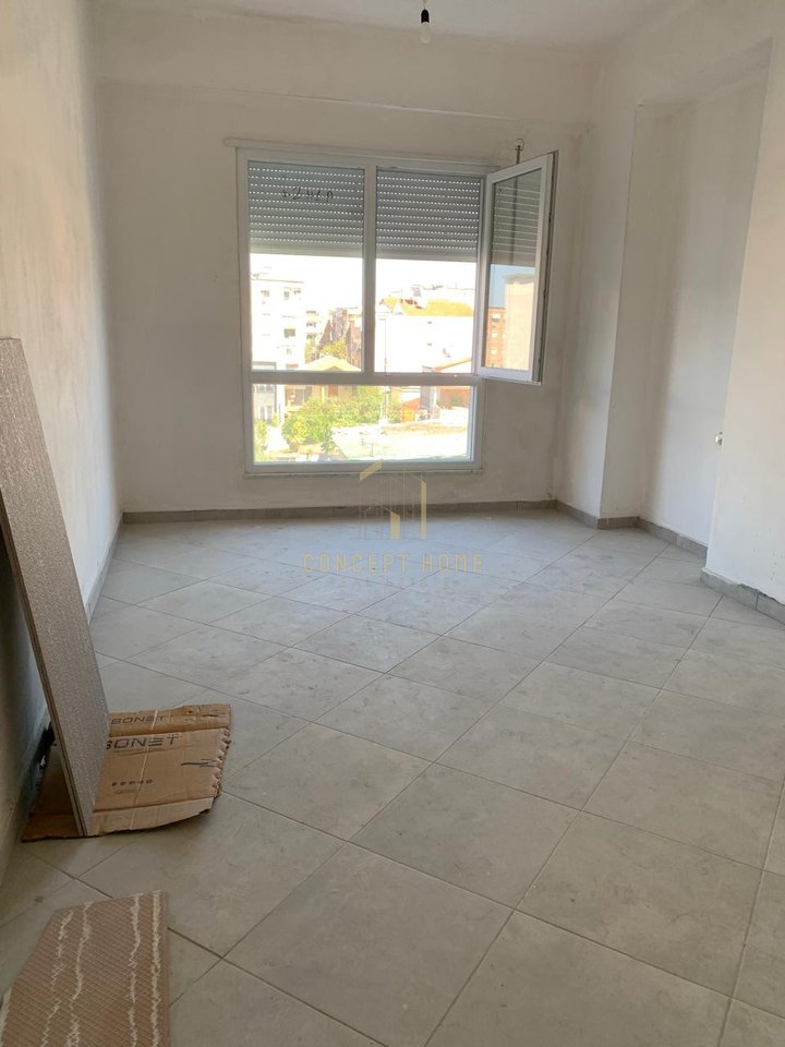 Apartment 2+1 for sale in Xhamlliku