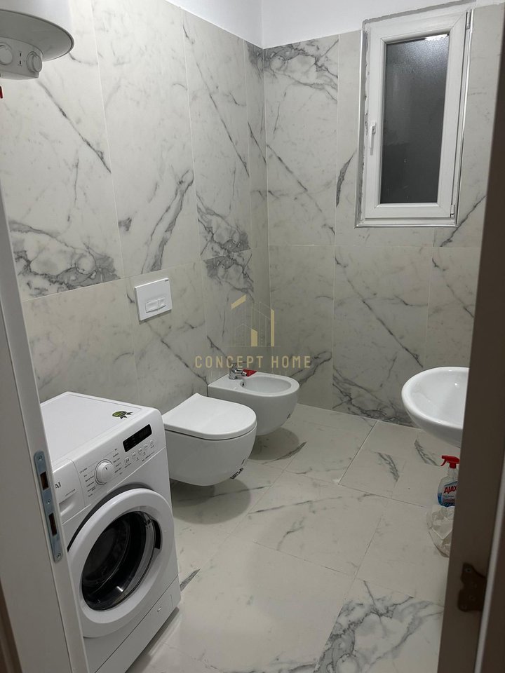 Jepet me qera apartment 2+1 Rruga 5 Maj
