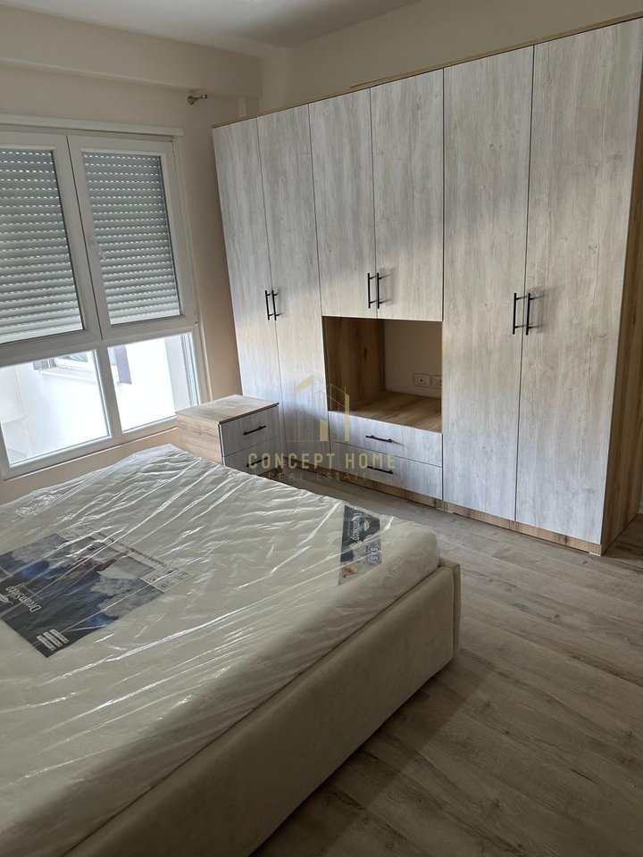 Jepet me qera apartment 2+1 Rruga 5 Maj
