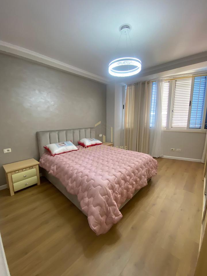 Shitet apartament 1+1 prane Kodra e diellit