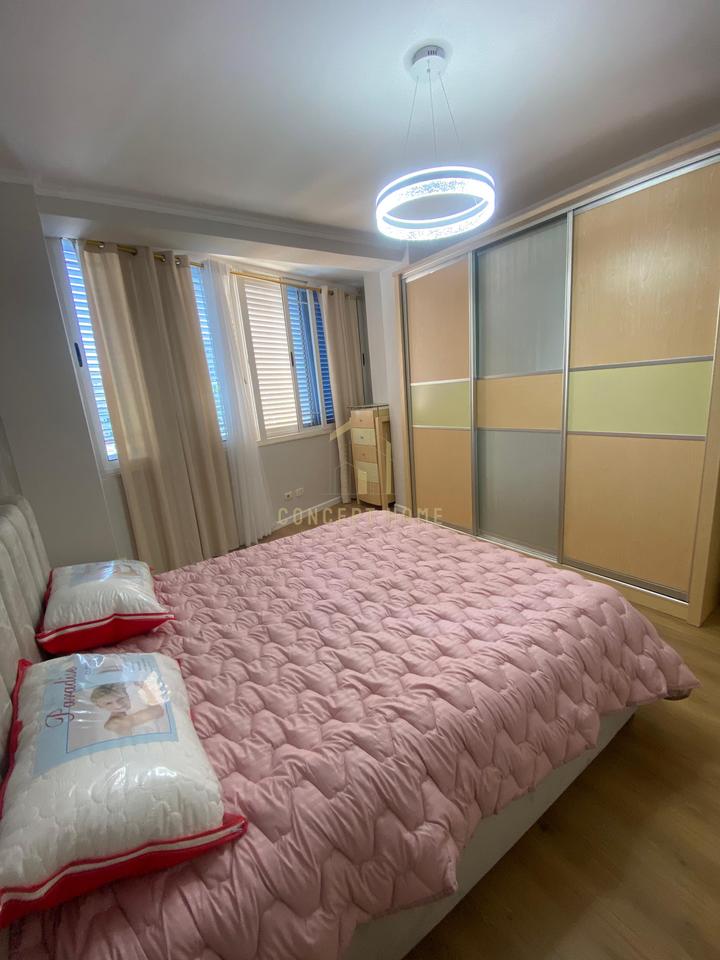 Shitet apartament 1+1 prane Kodra e diellit