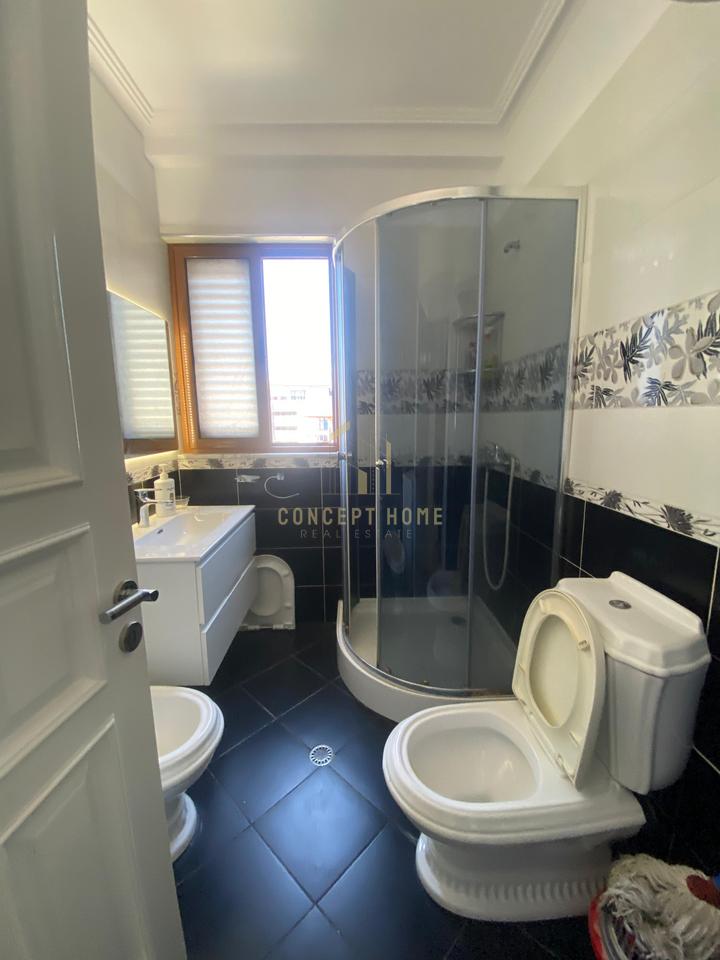 Shitet apartament 1+1 prane Kodra e diellit