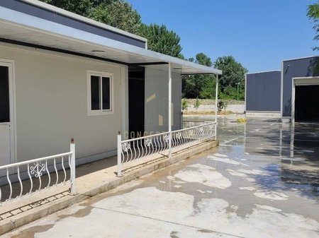 Negozio in affitto a Rinas, Tirana - 1700€ | 310 m²