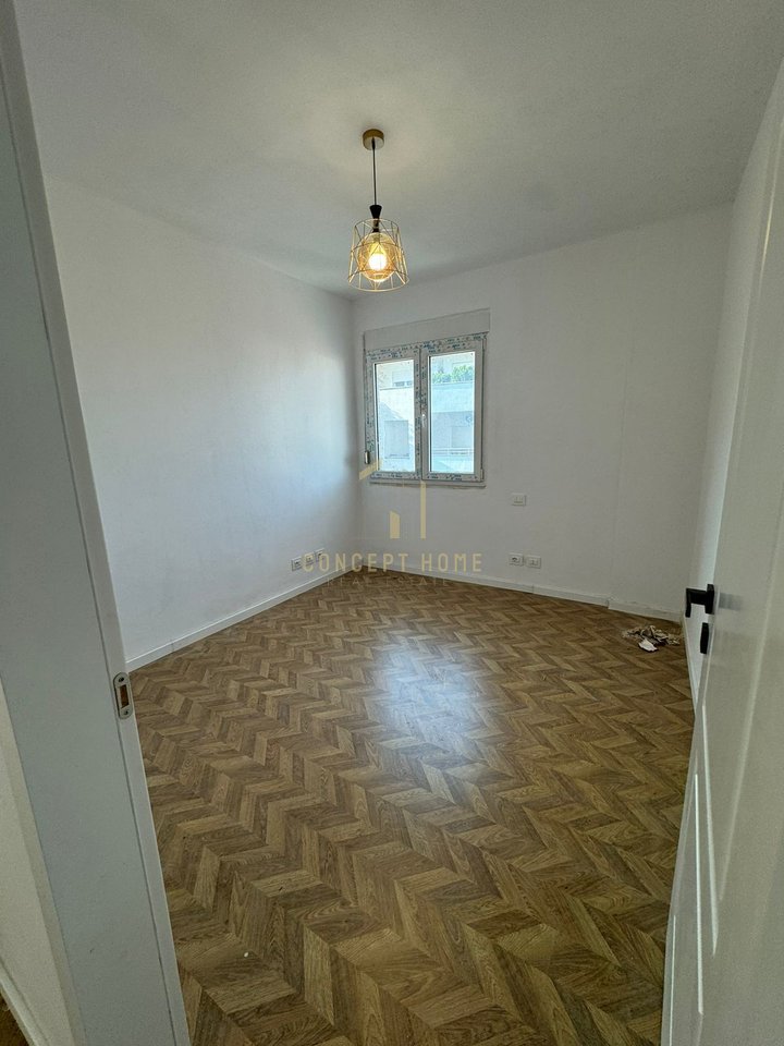 Shitet Apartament 2+1+2 tek Kodra e diellit.