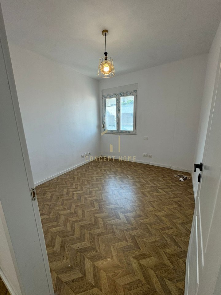 Shitet Apartament 2+1+2 tek Kodra e diellit.