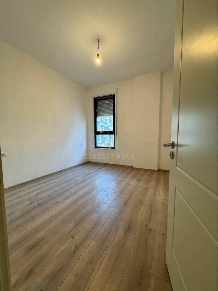 Shitet Apartament 2+1+2 ne Kinostudio