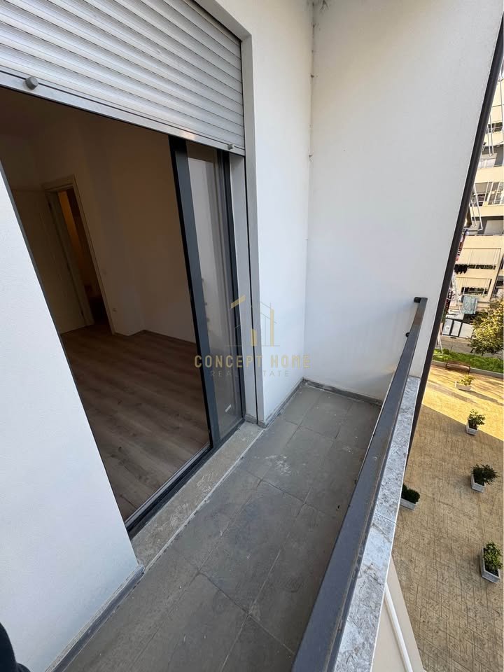 Shitet Apartament 2+1+2 ne Kinostudio