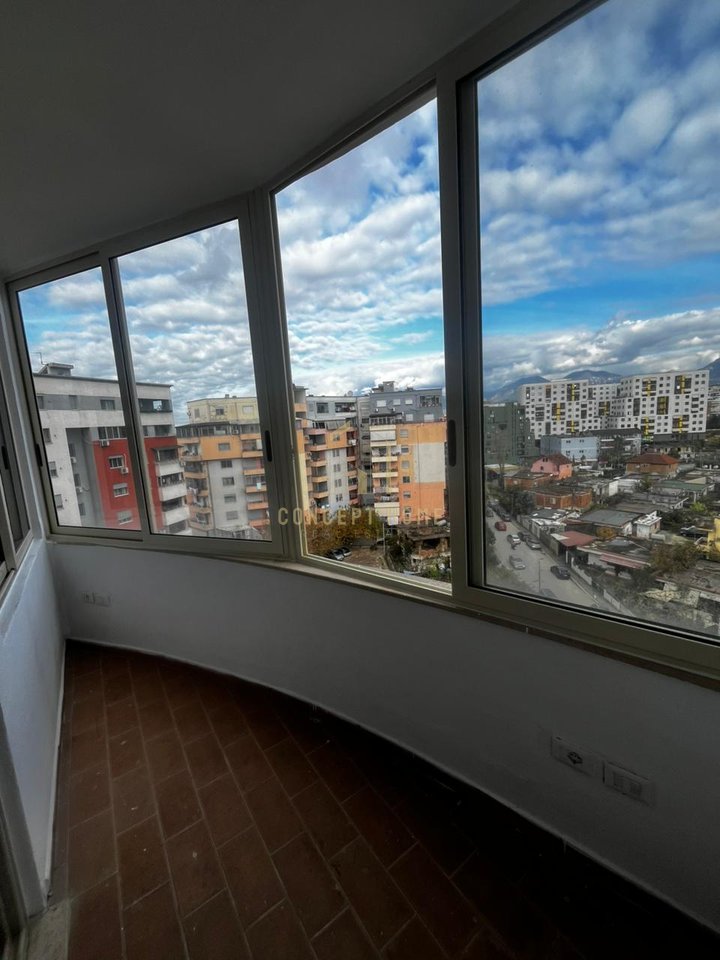 Shitet apartament 2+1 ne Yzberisht