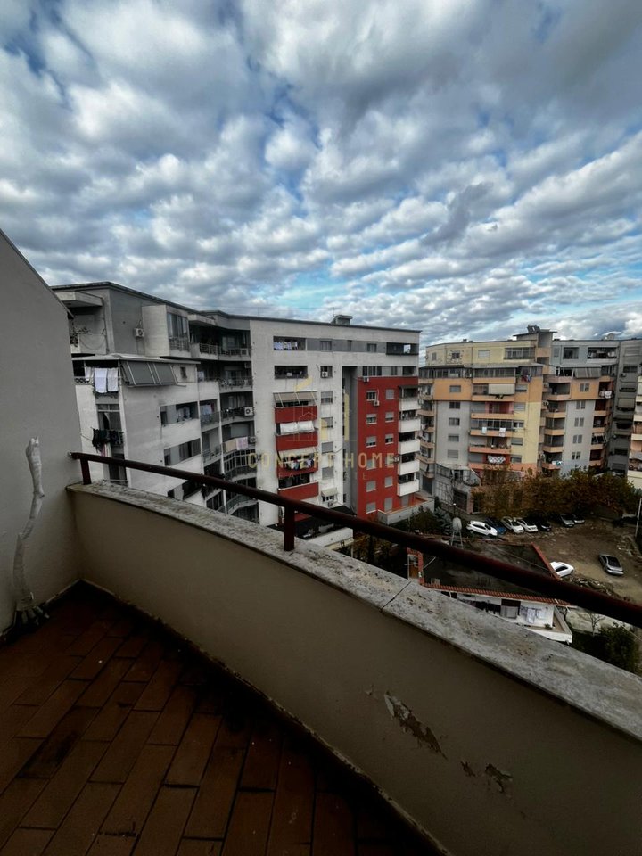 Shitet apartament 2+1 ne Yzberisht