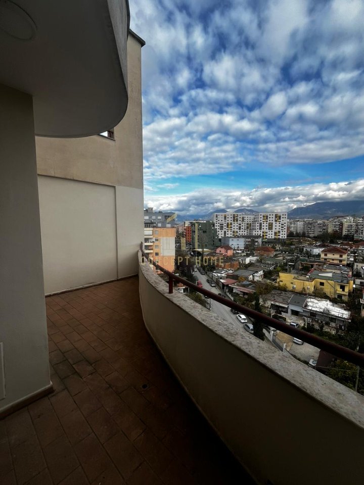 Shitet apartament 2+1 ne Yzberisht