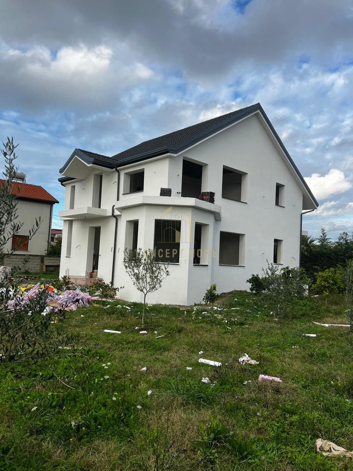 Shitet Shtepi Private ne Durres