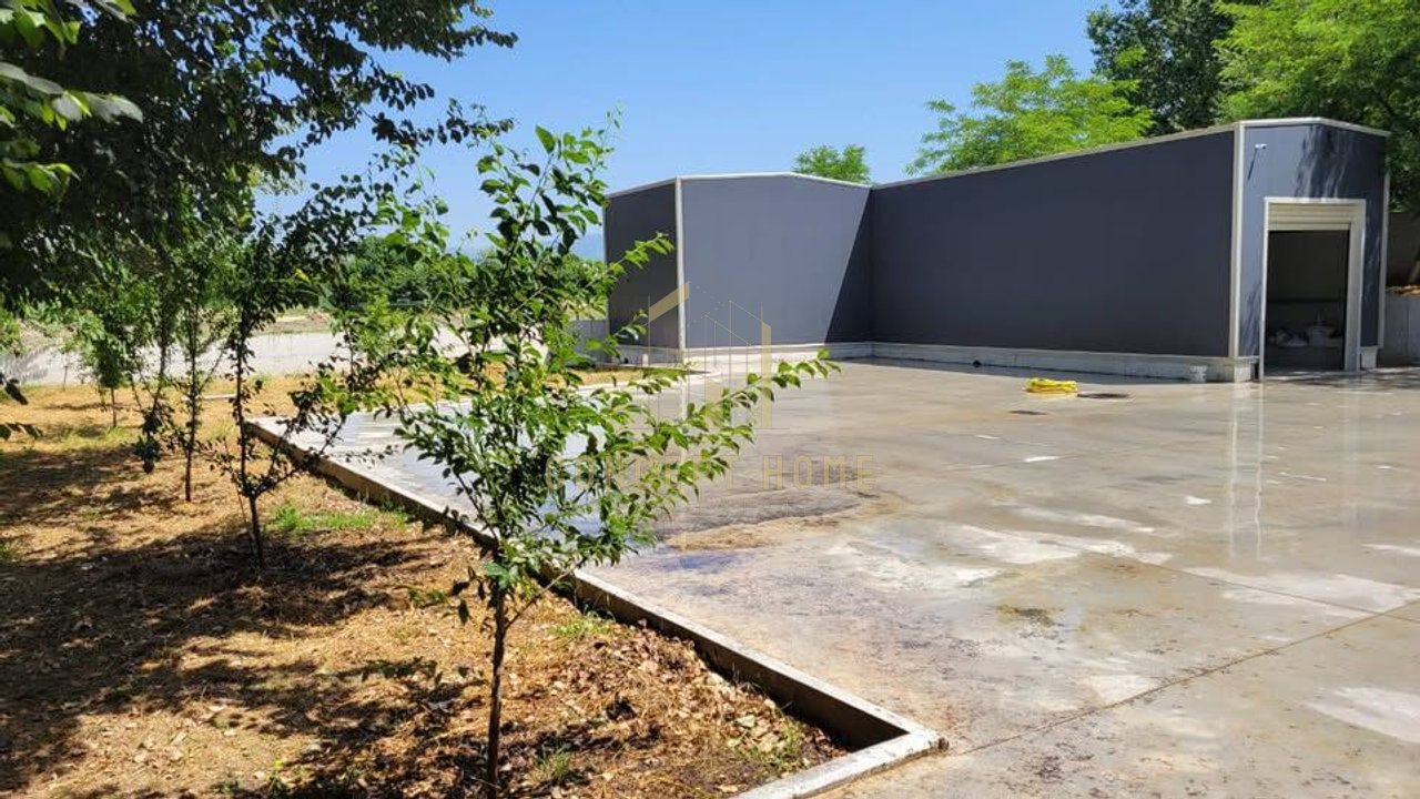 Shop for rent in Rinas, Tirana - 1700€ | 310 m²