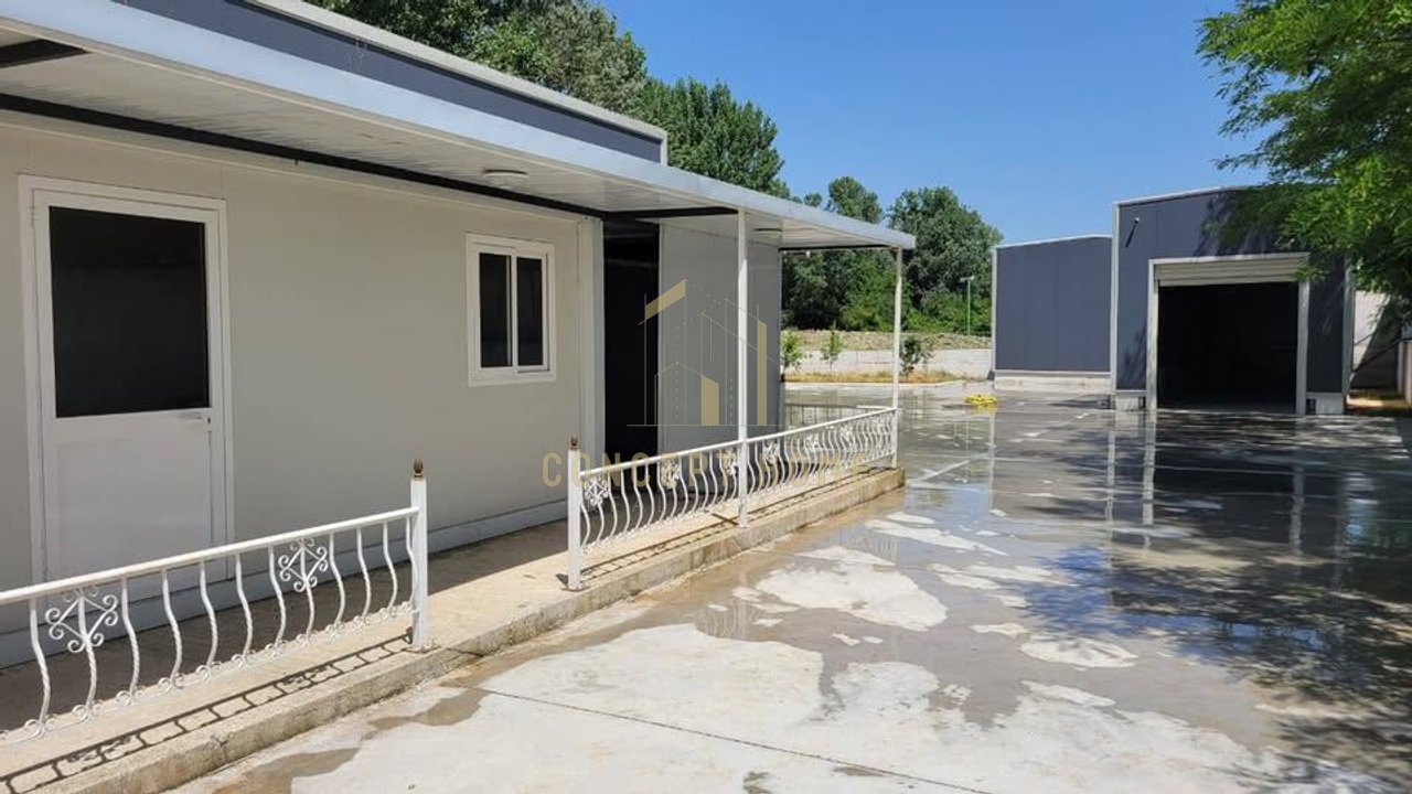 Shop for rent in Rinas, Tirana - 1700€ | 310 m²