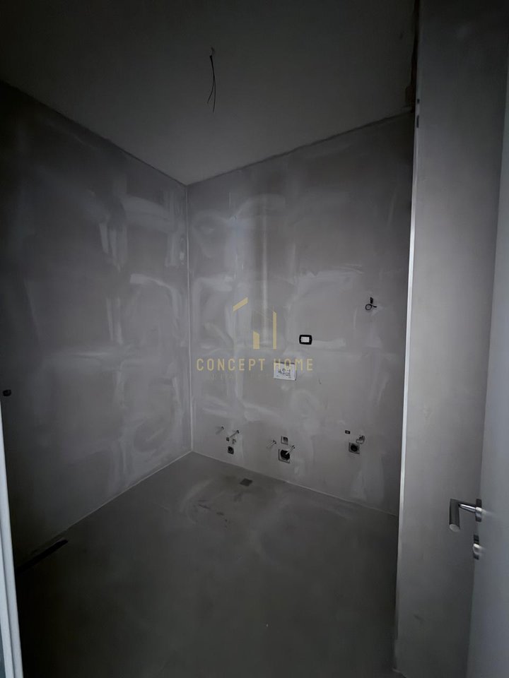 Shitet apartament 3+1 tek Ish Fusha Aviacionit "Turdiu"